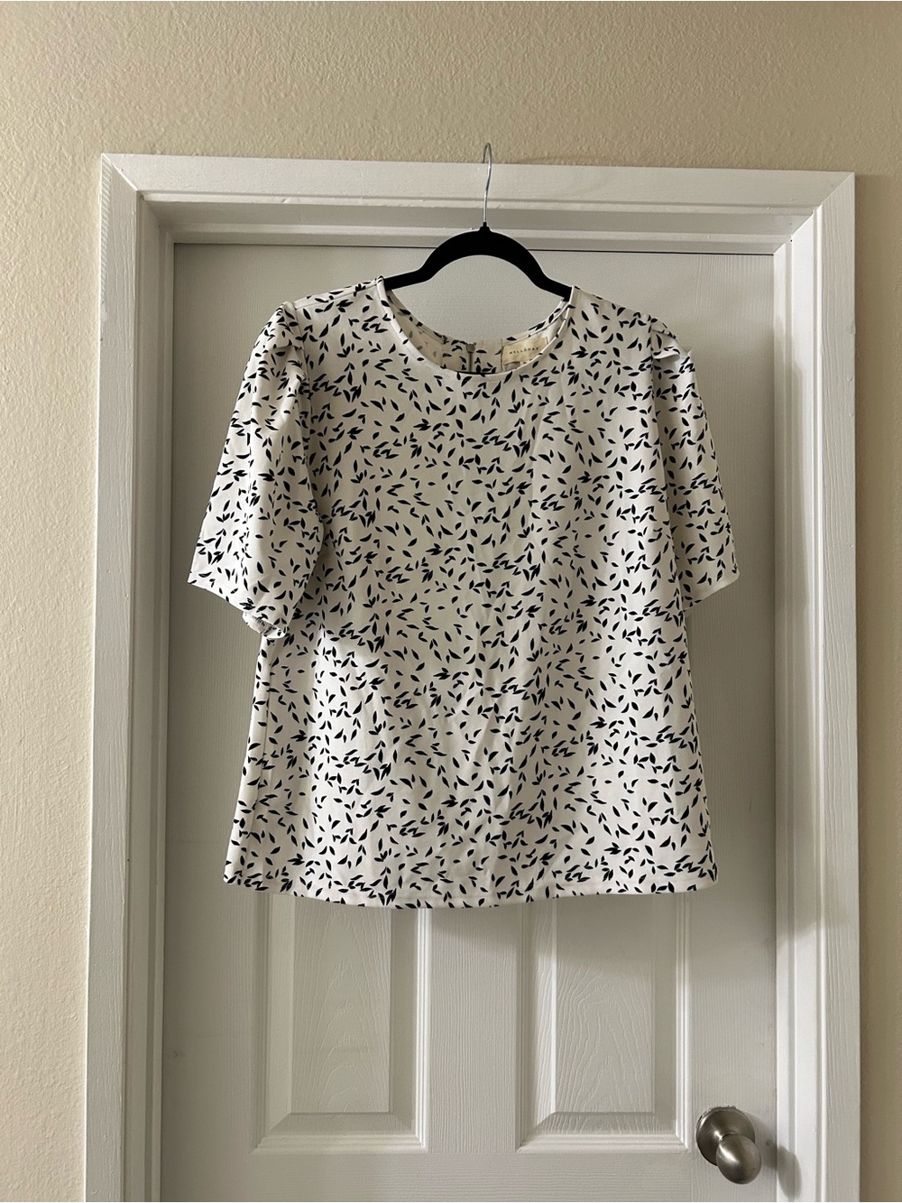 Women's Cream Short-Sleeve Printed Blouse